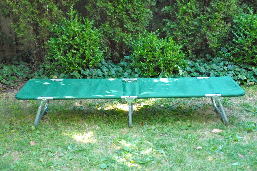 Family Chic Backyard Breakfast Cot Family-chic.com