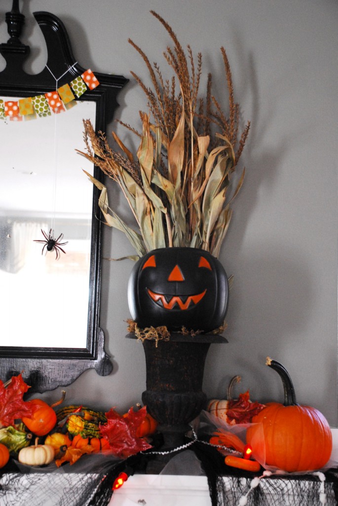 Family Chic Halloween Mantel www.family-chic.com