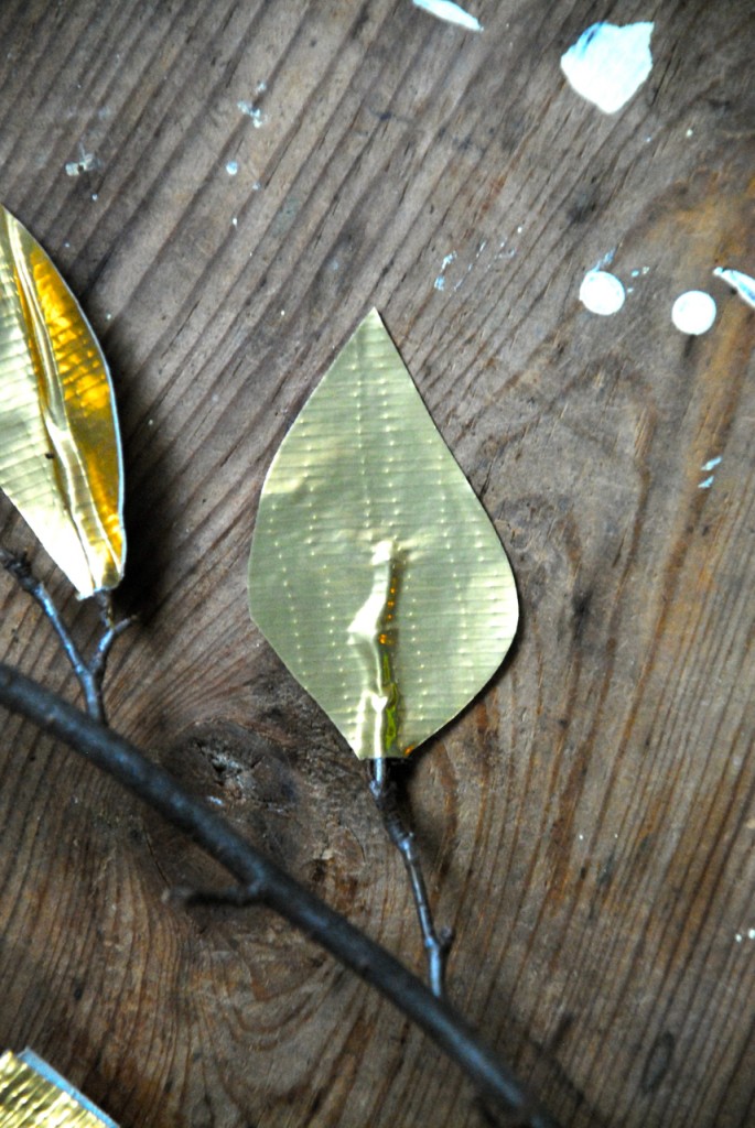 family chic gold leaves
