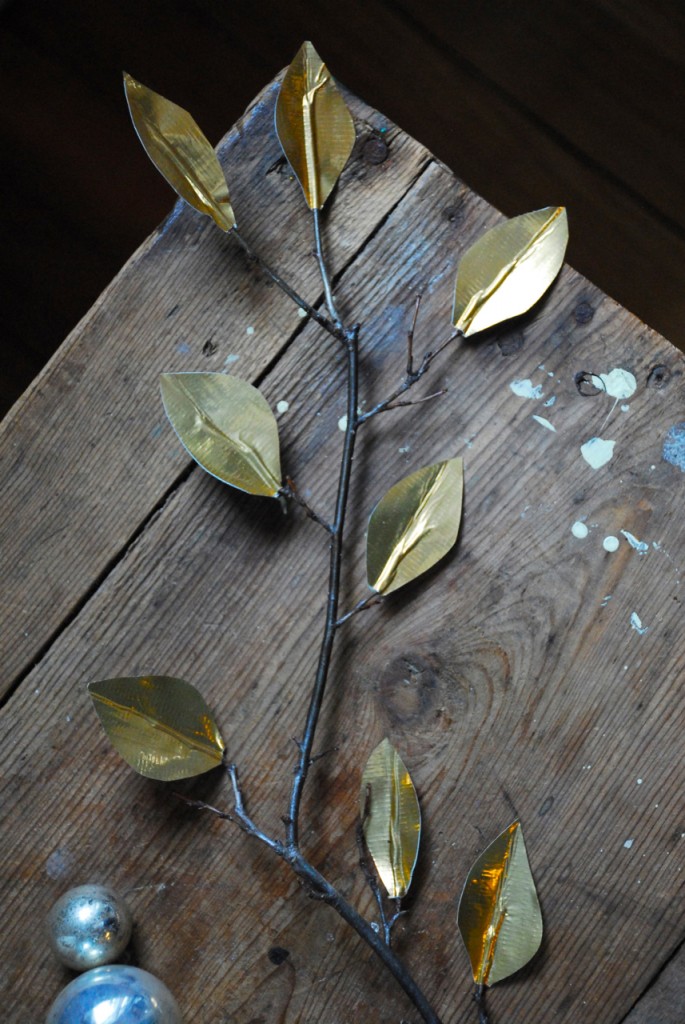 family chic gold leaves