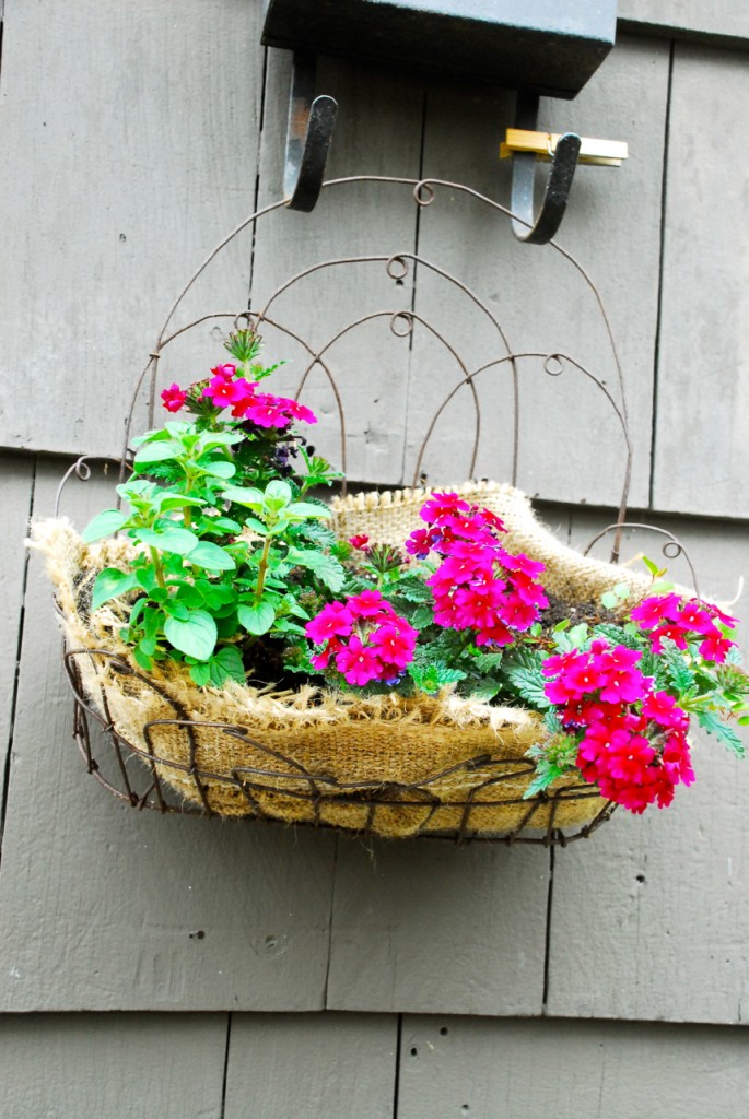 Family Chic Burlap Liner
