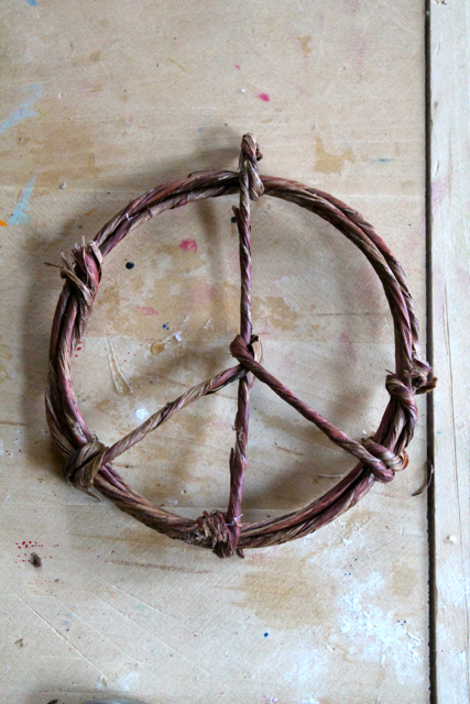 peace sign ornament 4th step