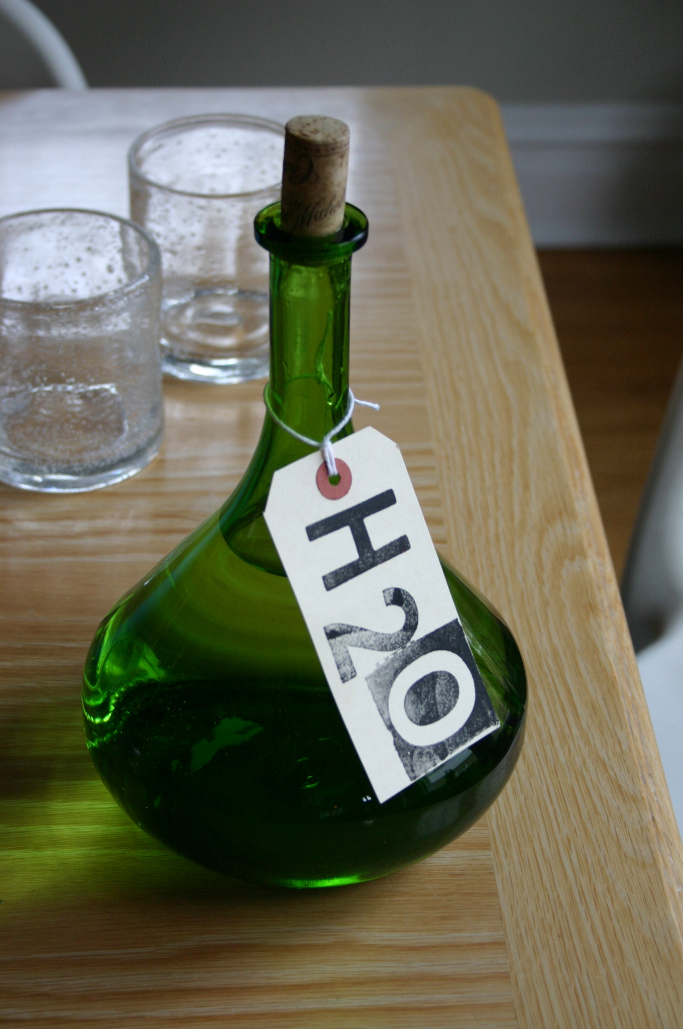 make-your-own-bottled-water-family-chic